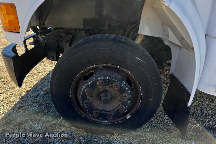 image for item FI0773 2002 International American bus