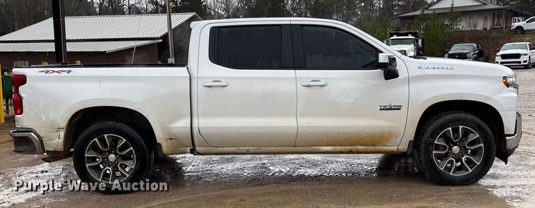 image for item FI1645 2020 Chevrolet Silverado 1500 Crew Cab pickup truck