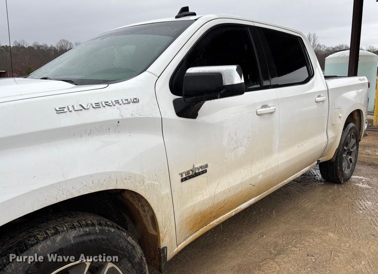 image for item FI1645 2020 Chevrolet Silverado 1500 Crew Cab pickup truck