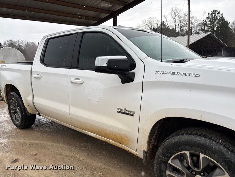 image for item FI1645 2020 Chevrolet Silverado 1500 Crew Cab pickup truck