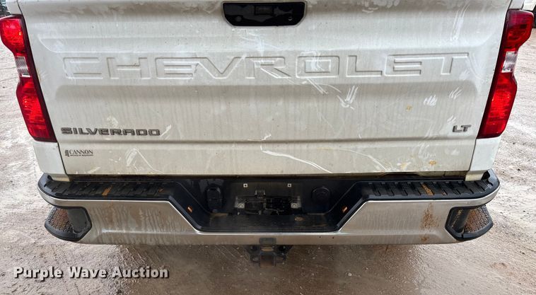 image for item FI1645 2020 Chevrolet Silverado 1500 Crew Cab pickup truck