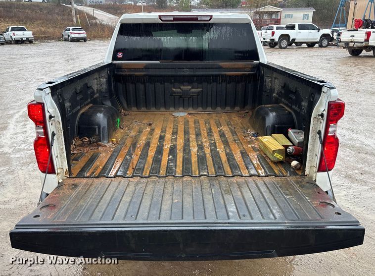 image for item FI1645 2020 Chevrolet Silverado 1500 Crew Cab pickup truck