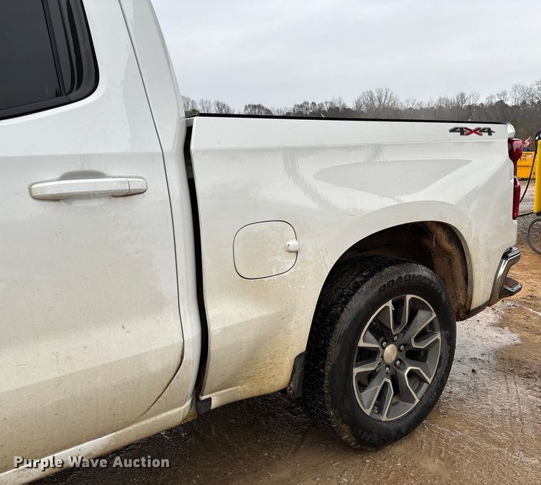 image for item FI1645 2020 Chevrolet Silverado 1500 Crew Cab pickup truck