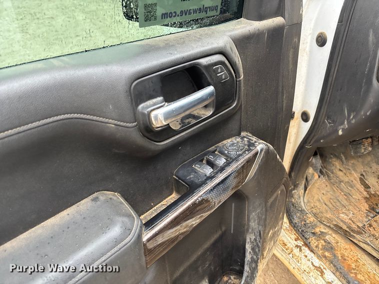 image for item FI1645 2020 Chevrolet Silverado 1500 Crew Cab pickup truck