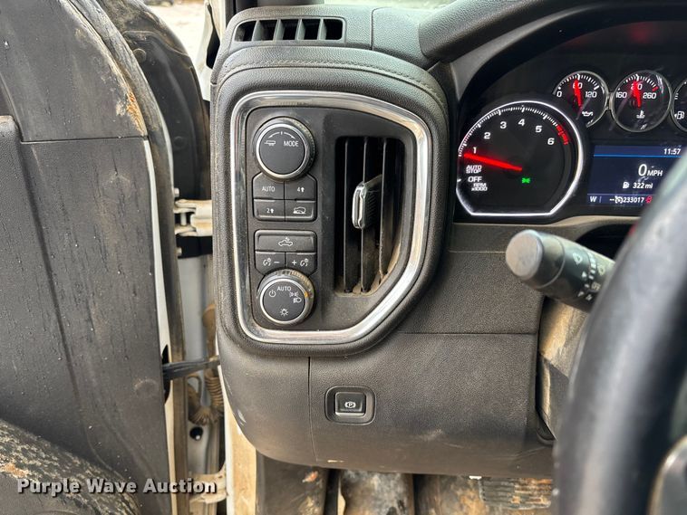 image for item FI1645 2020 Chevrolet Silverado 1500 Crew Cab pickup truck