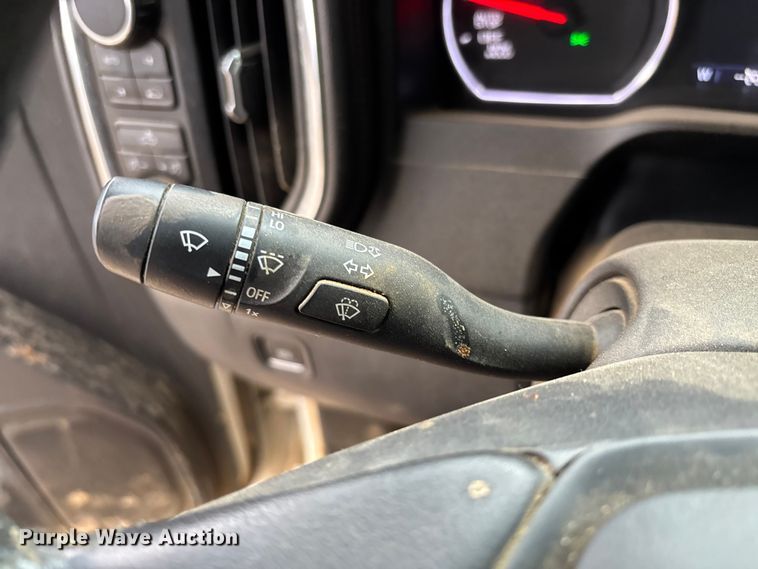 image for item FI1645 2020 Chevrolet Silverado 1500 Crew Cab pickup truck