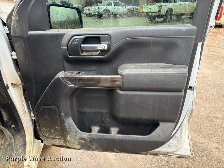 image for item FI1645 2020 Chevrolet Silverado 1500 Crew Cab pickup truck