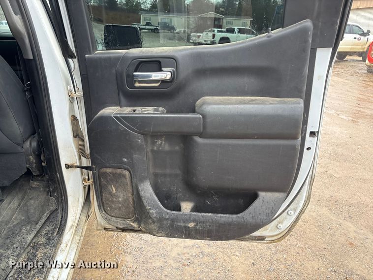 image for item FI1645 2020 Chevrolet Silverado 1500 Crew Cab pickup truck