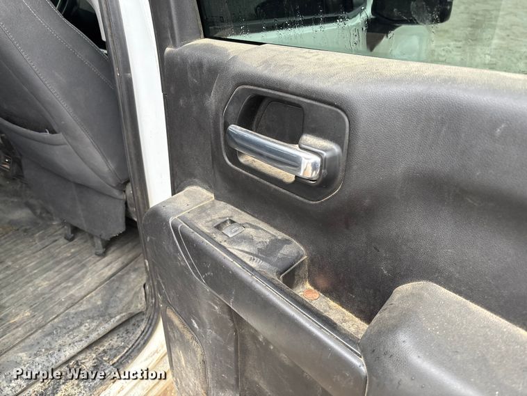 image for item FI1645 2020 Chevrolet Silverado 1500 Crew Cab pickup truck