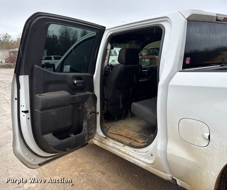 image for item FI1645 2020 Chevrolet Silverado 1500 Crew Cab pickup truck