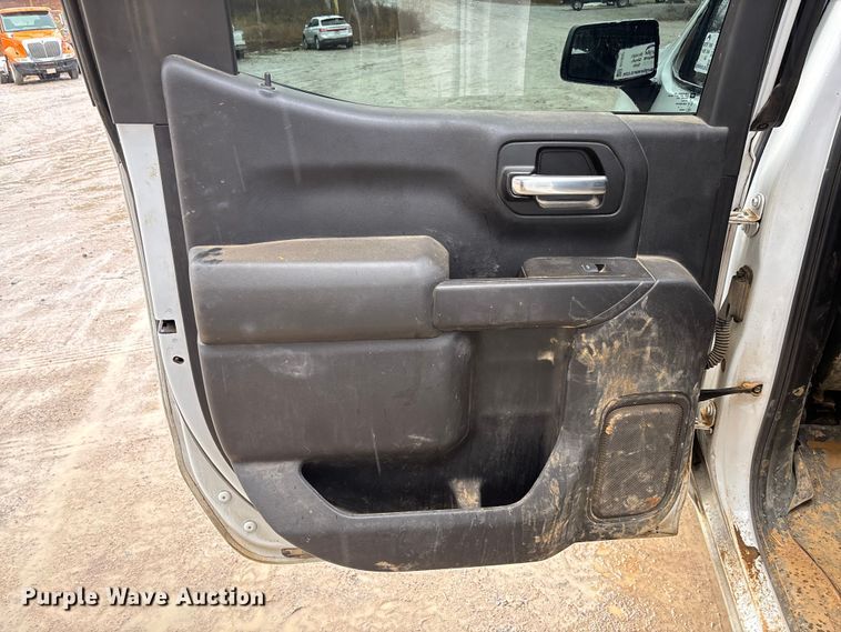 image for item FI1645 2020 Chevrolet Silverado 1500 Crew Cab pickup truck