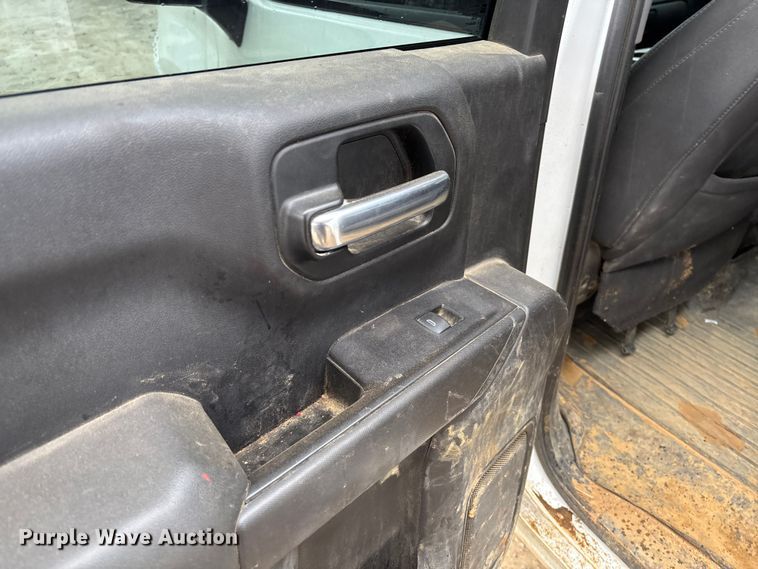 image for item FI1645 2020 Chevrolet Silverado 1500 Crew Cab pickup truck