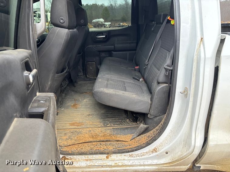 image for item FI1645 2020 Chevrolet Silverado 1500 Crew Cab pickup truck