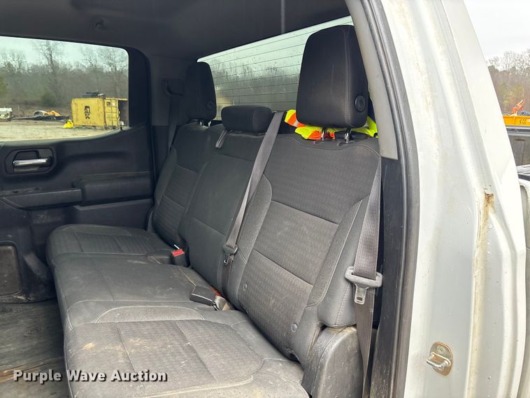 image for item FI1645 2020 Chevrolet Silverado 1500 Crew Cab pickup truck