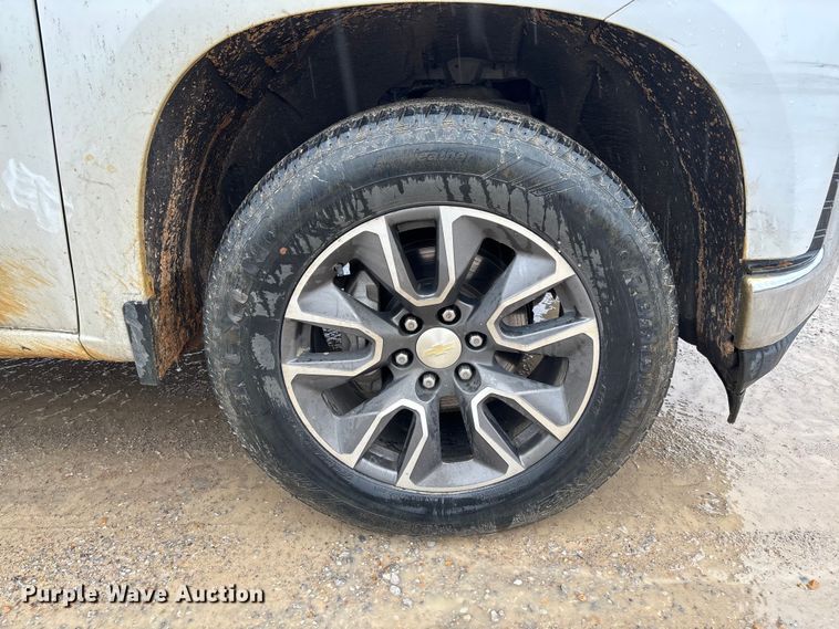 image for item FI1645 2020 Chevrolet Silverado 1500 Crew Cab pickup truck