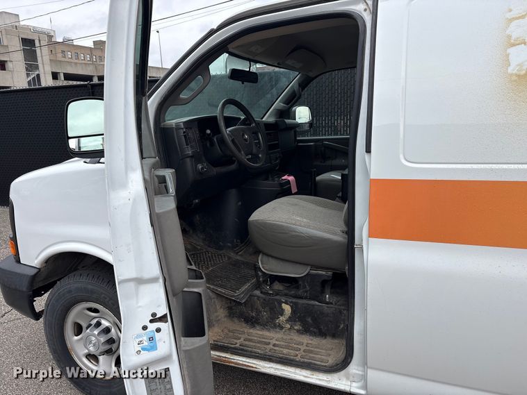 image for item FK1098 2017 Chevrolet Express 2500 van