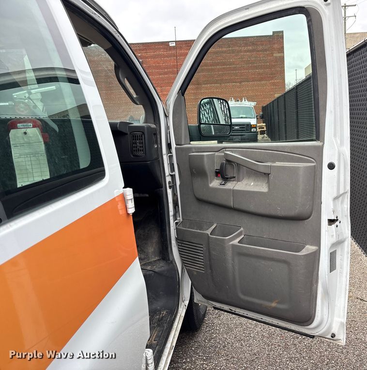 image for item FK1098 2017 Chevrolet Express 2500 van