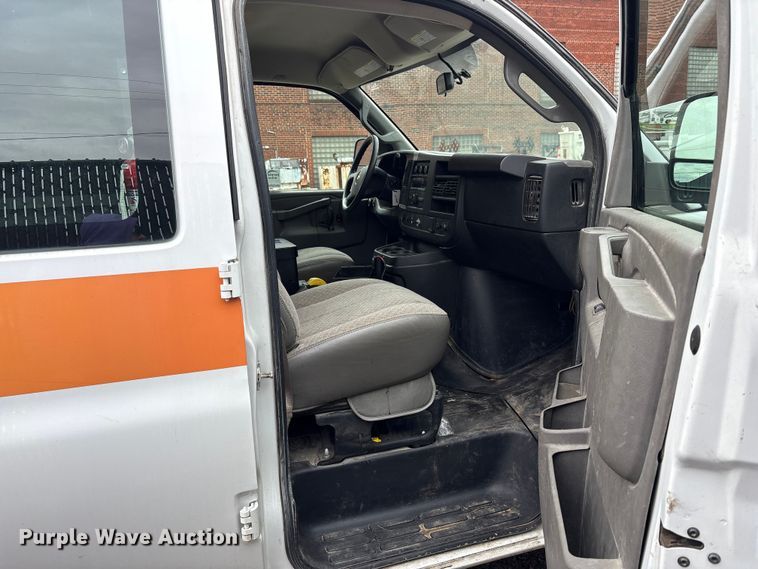 image for item FK1098 2017 Chevrolet Express 2500 van