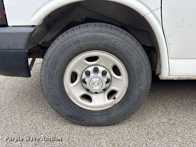 image for item FK1098 2017 Chevrolet Express 2500 van