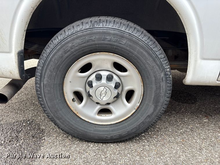 image for item FK1098 2017 Chevrolet Express 2500 van