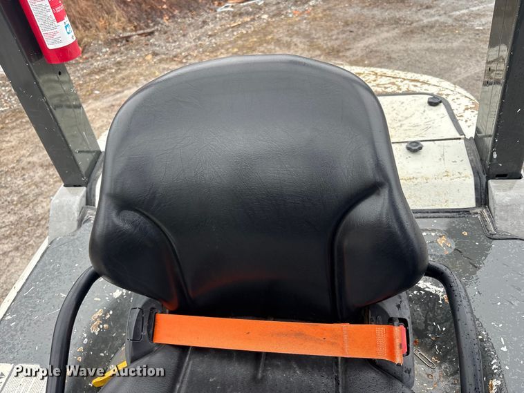 image for item FK1100 2016 UniCarriers PF80 forklift