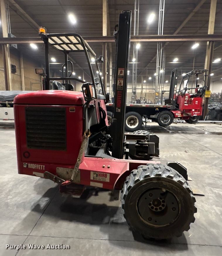 image for item FK1101 2016 Moffett M85501 forklift