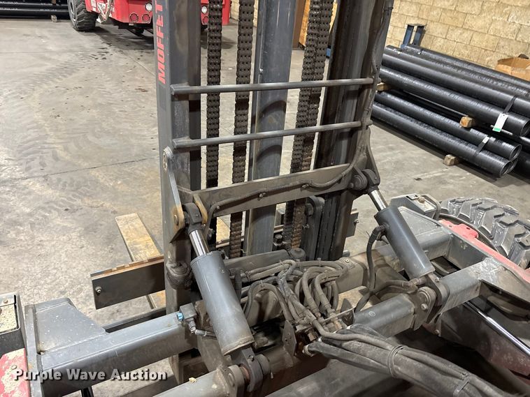 image for item FK1101 2016 Moffett M85501 forklift