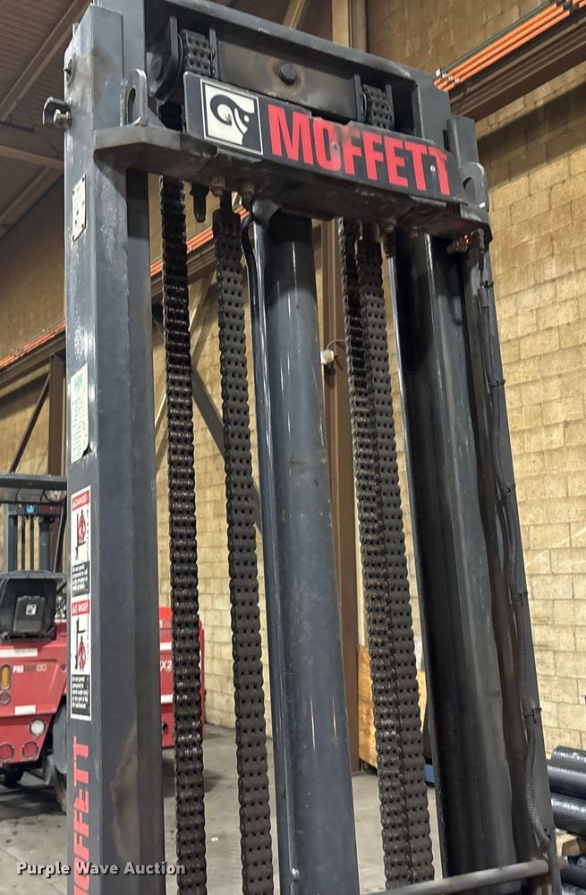 image for item FK1101 2016 Moffett M85501 forklift