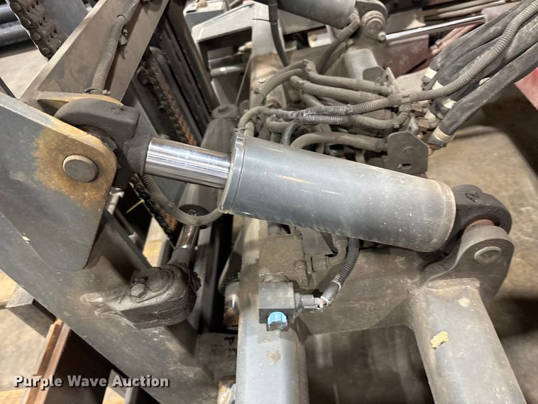 image for item FK1101 2016 Moffett M85501 forklift