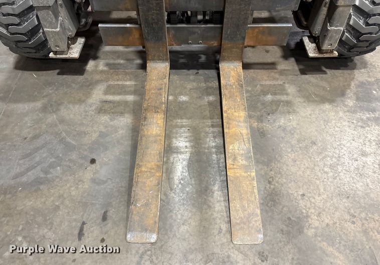 image for item FK1101 2016 Moffett M85501 forklift