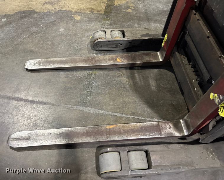 image for item FK1124 Raymond 750-R45TT reach truck