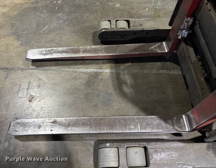 image for item FK1125 Raymond 750-R45TT reach truck