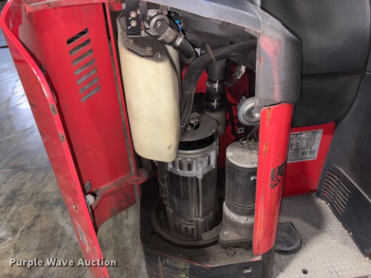 image for item FK1125 Raymond 750-R45TT reach truck