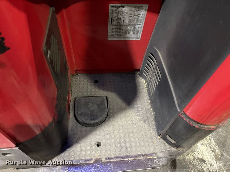 image for item FK1125 Raymond 750-R45TT reach truck