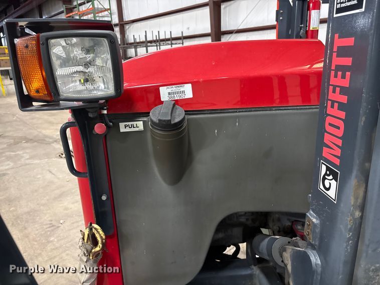 image for item FK1514 2017 Moffett M8 55.4 forklift