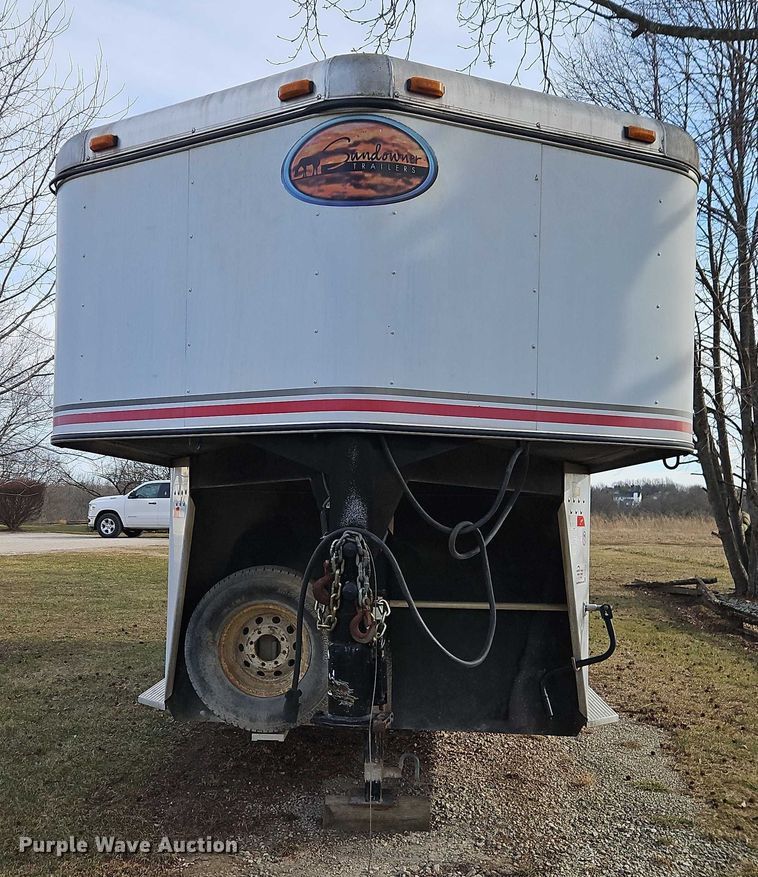 image for item FN5519 2003 Sundowner Stampede livestock trailer