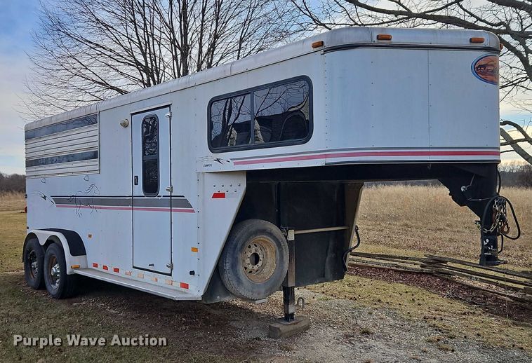 image for item FN5519 2003 Sundowner Stampede livestock trailer