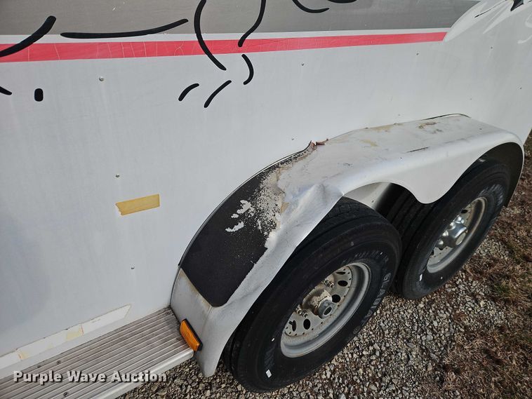 image for item FN5519 2003 Sundowner Stampede livestock trailer