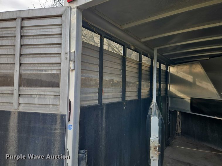 image for item FN5519 2003 Sundowner Stampede livestock trailer