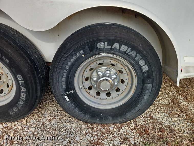 image for item FN5519 2003 Sundowner Stampede livestock trailer