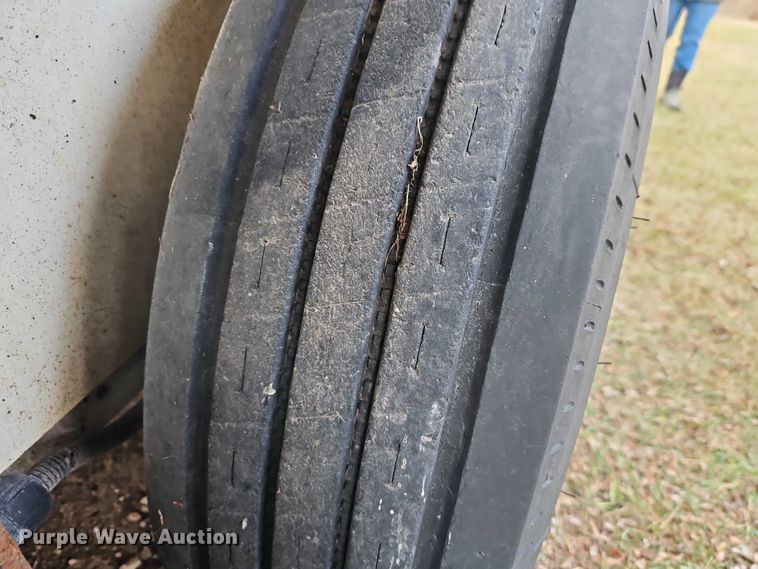 image for item FN5519 2003 Sundowner Stampede livestock trailer