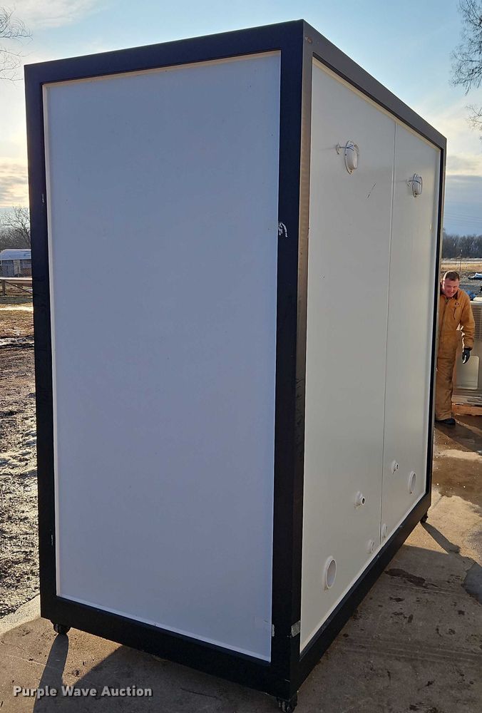 image for item FN5542 Aboss mobile restroom