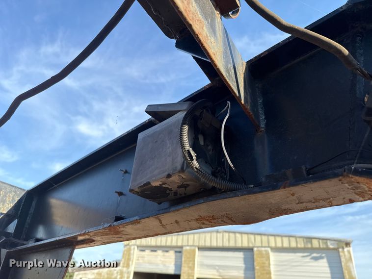 image for item GH9384 1994 Belshe DT-255 equipment trailer