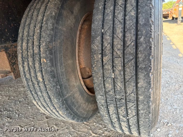 image for item GH9384 1994 Belshe DT-255 equipment trailer