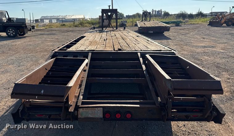image for item GH9385 2002 Kargo King equipment trailer