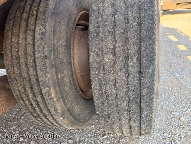 image for item GH9385 2002 Kargo King equipment trailer