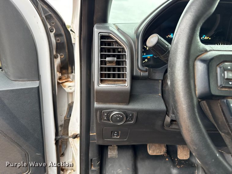 image for item HI9400 2015 Ford F150 Crew Cab pickup truck