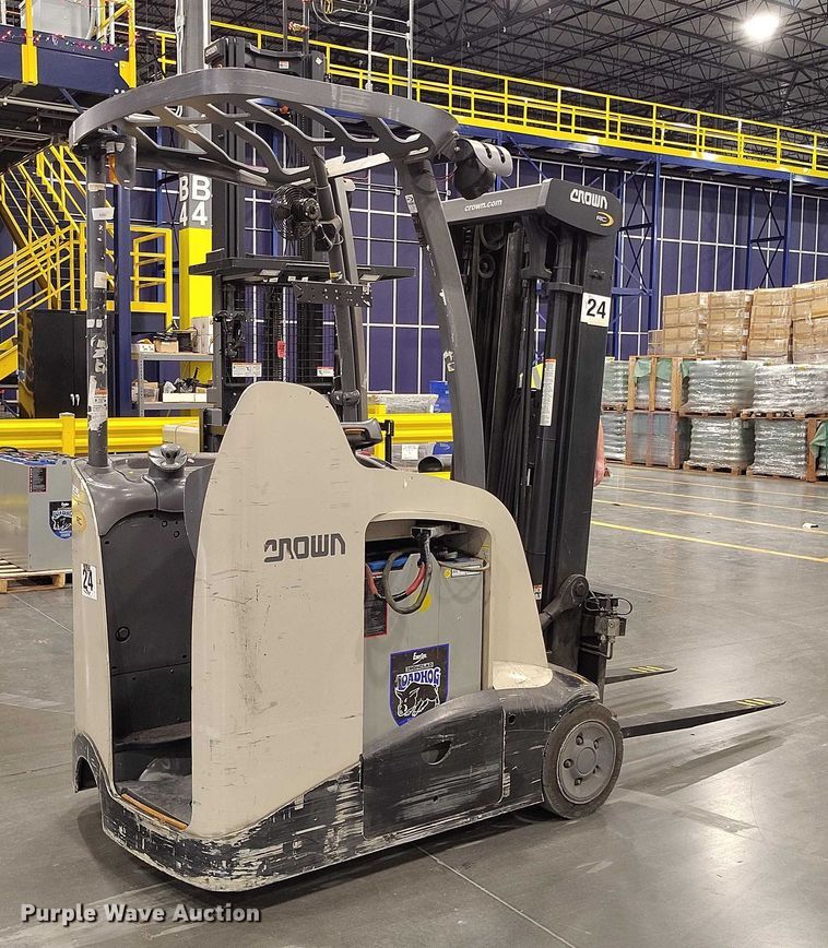 image for item IH9416 2017 Crown RC5545-40 forklift