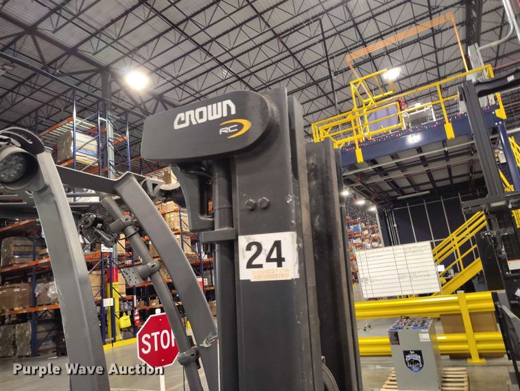 image for item IH9416 2017 Crown RC5545-40 forklift