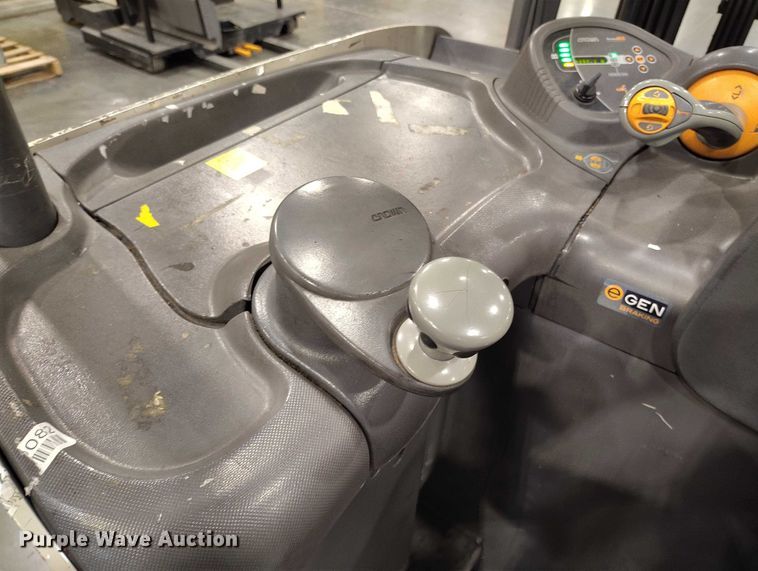 image for item IH9416 2017 Crown RC5545-40 forklift